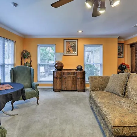 Spacious Home With Deck About 2 Mi To Lake Arlington!